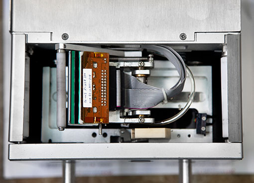 Kenwei automatique thermique imprimante d'étiquettes avec une forte intégrité pour lisse papier-5
